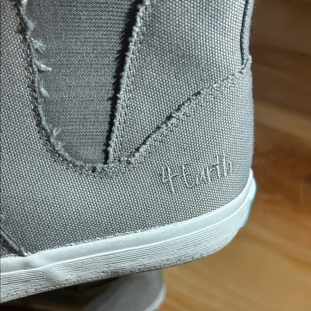 4 Earth by Blowfish Gray Men's Boots